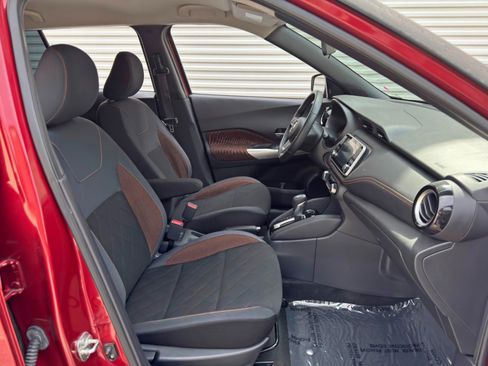 Used 2020 Nissan Kicks SR FWD image 14