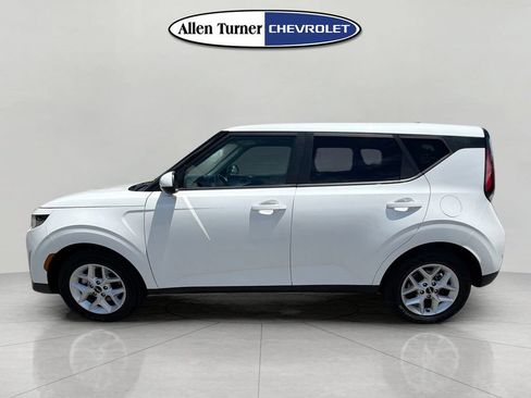 Used 2024 Kia Soul LX w/ Option Group 015 FWD image 6