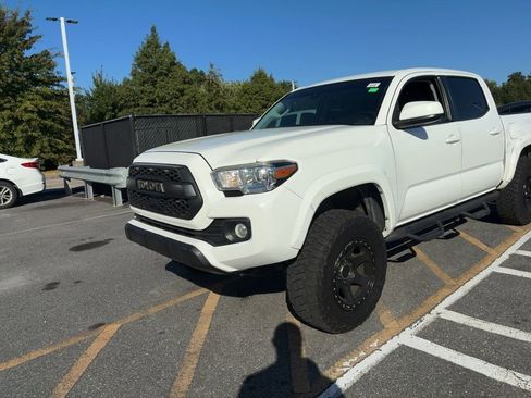 Used 2019 Toyota Tacoma SR5 image 1