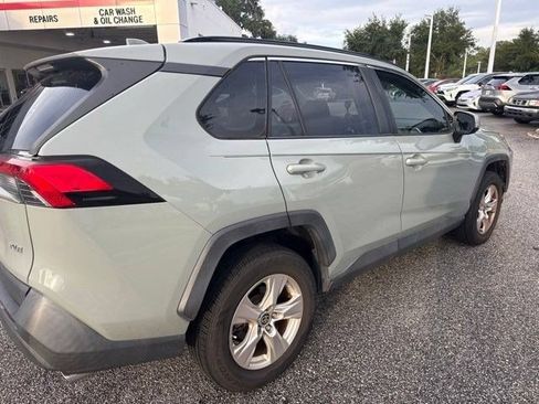 Used 2019 Toyota RAV4 XLE FWD image 4