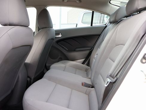 Used 2017 Kia Forte LX image 17