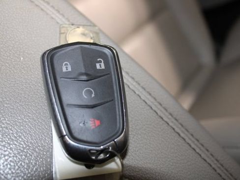 Used 2019 Cadillac XT4 Luxury w/ Cold Weather Package AWD/4WD image 12