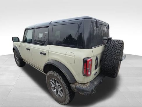 Used 2025 Ford Bronco Badlands image 4