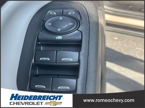 Used 2019 Chevrolet Equinox LS AWD/4WD image 24