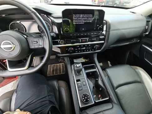 Used 2023 Nissan Pathfinder SL w/ Lighting Package (N92) AWD/4WD image 8