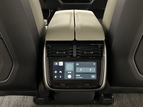 Used 2023 Rivian R1S Adventure AWD/4WD image 30