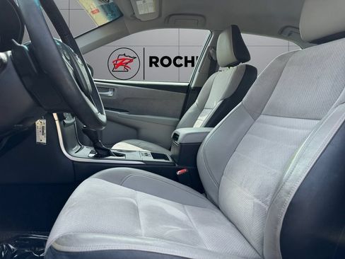 Certified 2017 Toyota Camry XSE FWD image 10