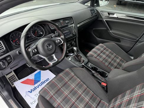 Used 2017 Volkswagen GTI Sport image 13