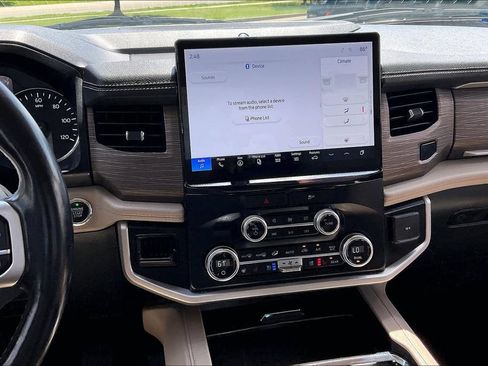 Used 2022 Ford Expedition Limited RWD image 6