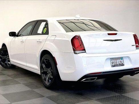 Used 2023 Chrysler 300 Touring w/ Sport Appearance Package RWD image 10