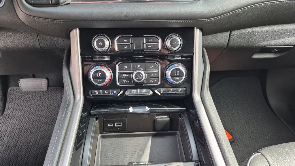 Used 2023 GMC Yukon XL Denali w/ Max Trailering Package AWD/4WD image 17