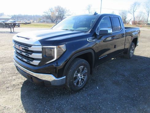 New 2026 GMC Sierra 1500 SLE image 9