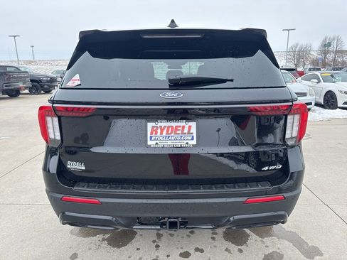 Used 2025 Ford Explorer ST-Line w/ ST-Line Street Pack AWD/4WD image 32