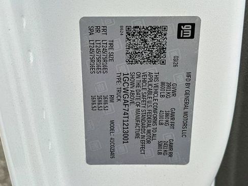 New 2026 Chevrolet Express 2500 w/ Driver Convenience Package RWD image 31