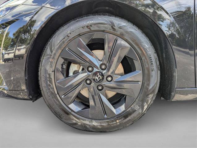 Used 2022 Hyundai Elantra SEL w/ Convenience Package FWD image 14