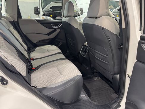 Used 2024 Subaru Forester Premium AWD/4WD image 12