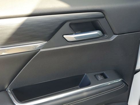 Used 2025 GMC Acadia Elevation image 47