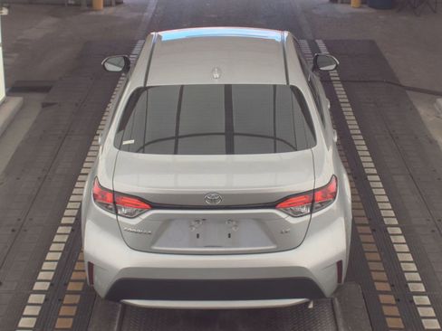 Used 2021 Toyota Corolla LE FWD image 8