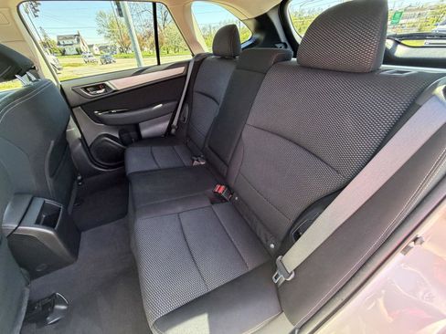 Used 2017 Subaru Outback 2.5i Premium AWD/4WD image 16