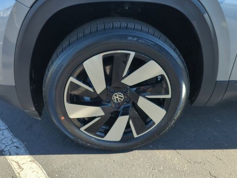 Certified 2024 Volkswagen Atlas Cross Sport SE image 25