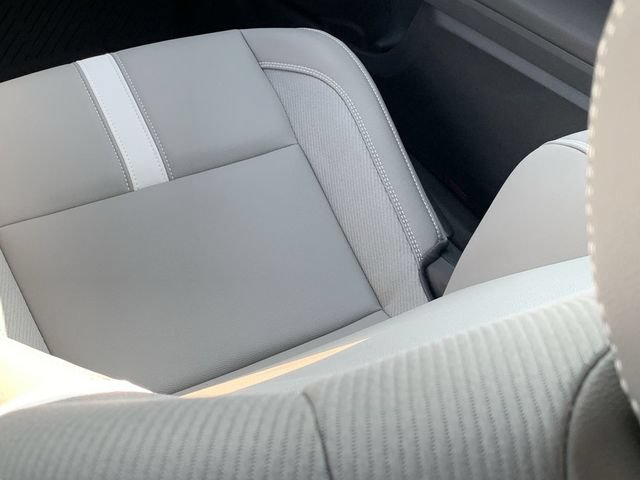 Used 2026 Toyota Camry SE FWD image 33