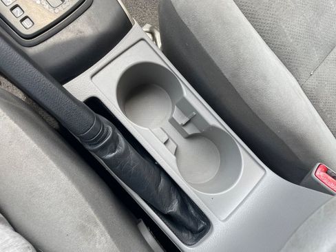 Used 2013 Toyota Corolla L FWD image 45