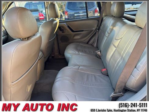 Used 2004 Jeep Grand Cherokee Laredo w/ Cold Weather Group image 32