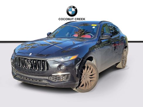 Used 2022 Maserati Levante GT AWD/4WD image 3