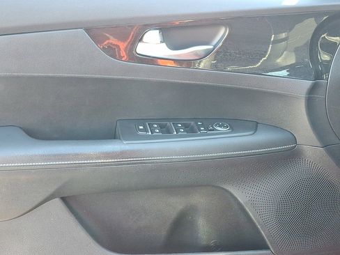 Used 2023 Kia Forte GT-Line image 12