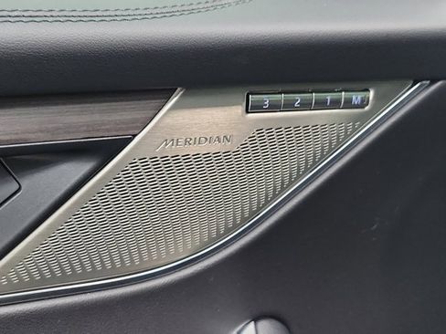 Used 2023 Jaguar F-PACE S image 20