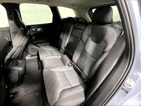 Used 2024 Volvo XC60 B5 Core AWD/4WD image 26