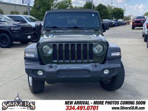Used 2022 Jeep Wrangler Sport AWD/4WD image 2