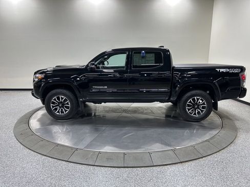 Used 2020 Toyota Tacoma TRD Sport image 9
