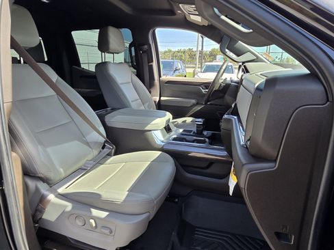 Certified 2023 Chevrolet Silverado 1500 LTZ w/ Technology Package AWD/4WD image 18