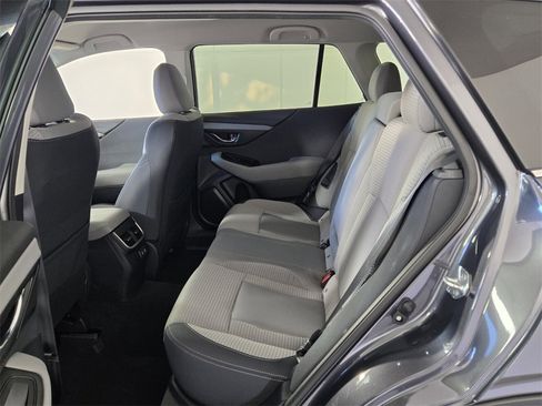 Used 2022 Subaru Outback Premium image 8