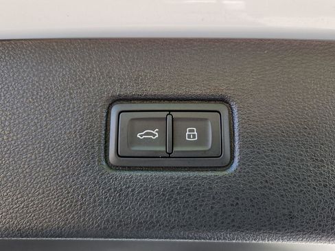 Used 2025 Audi Q7 3.0T Prestige w/ Prestige Package image 29