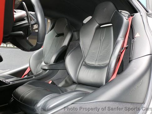 Used 2019 McLaren 600LT RWD image 31