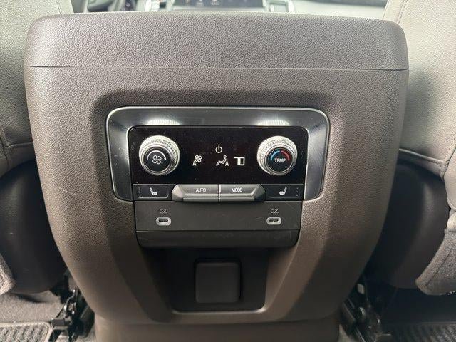 Used 2023 GMC Yukon SLT w/ SLT Luxury Package RWD image 26