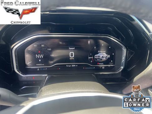 Used 2025 GMC Sierra 1500 SLT AWD/4WD image 18