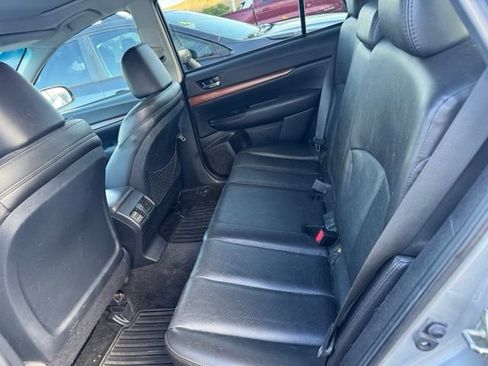Used 2013 Subaru Outback 2.5i Limited w/ Moonroof Pkg AWD/4WD image 6