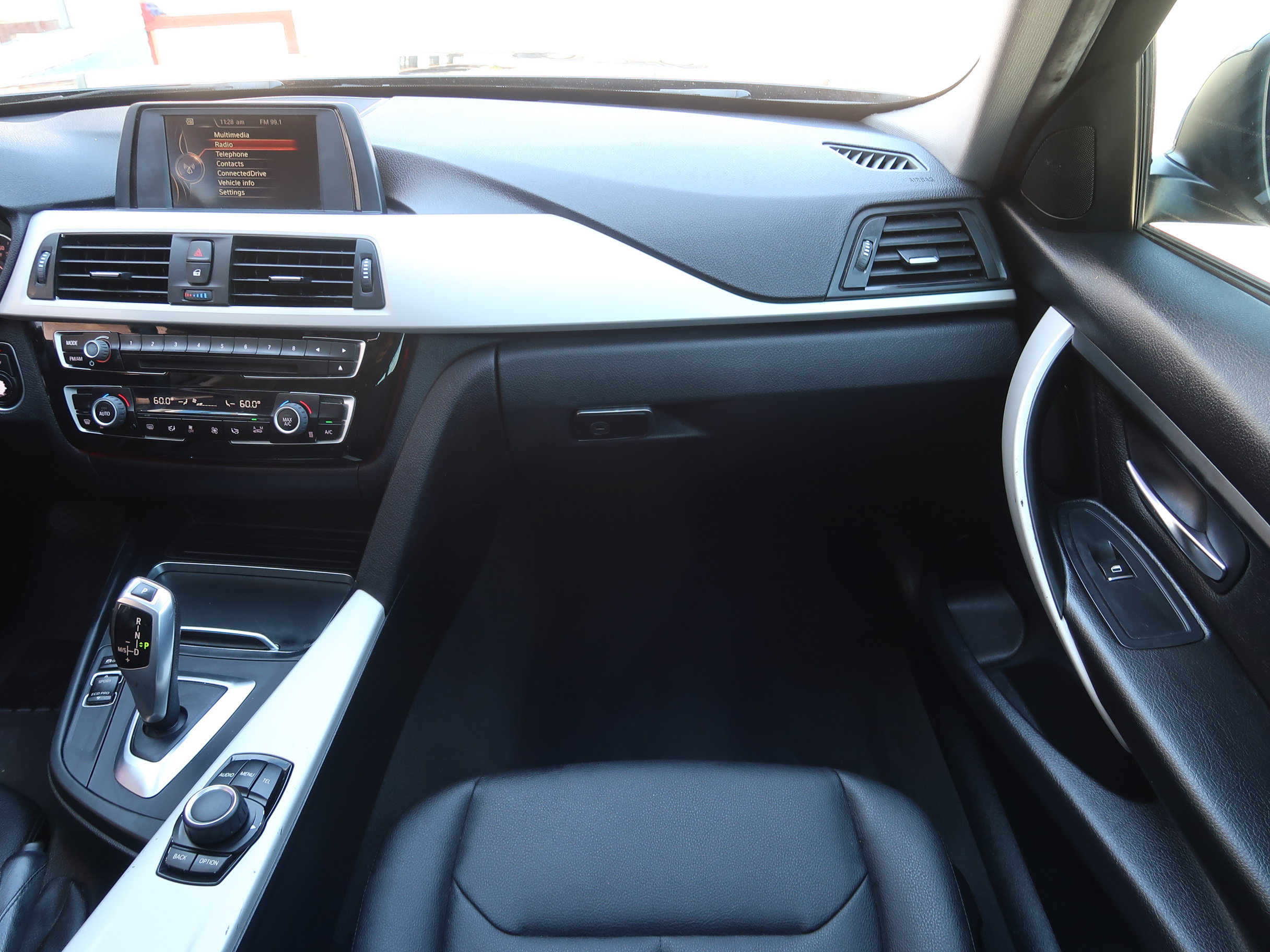 Used 2017 BMW 320i Sedan RWD image 13
