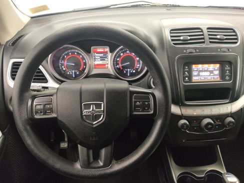 Used 2019 Dodge Journey SE FWD image 22