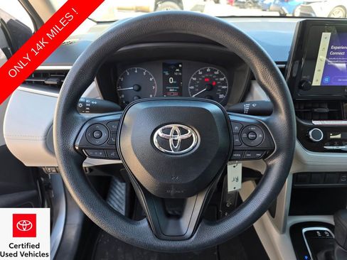 Used 2025 Toyota Corolla Cross L image 29