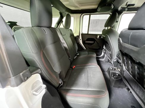 Used 2018 Jeep Wrangler Unlimited Rubicon image 24