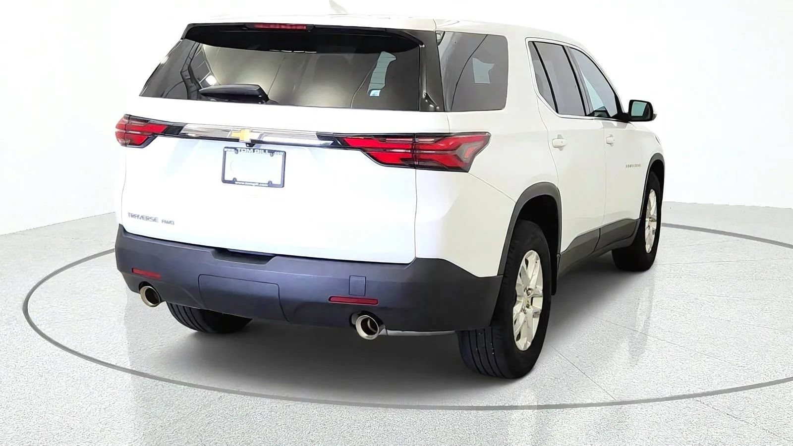 Used 2023 Chevrolet Traverse LS w/ Safety Package AWD/4WD image 8