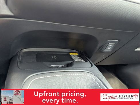 Used 2025 Toyota Corolla Hatchback w/ SE Package FWD image 20