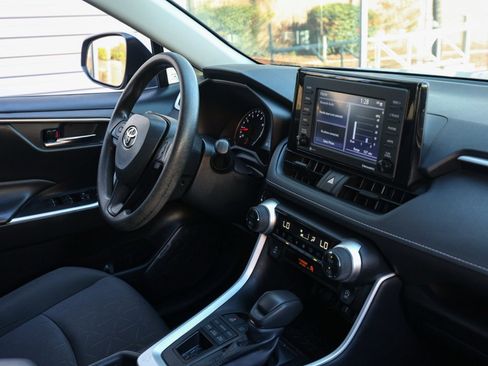 Used 2022 Toyota RAV4 XLE image 20