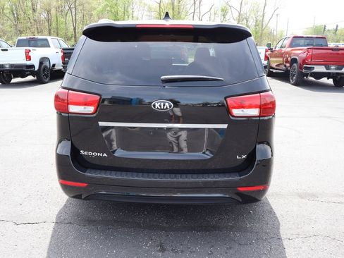 Used 2015 Kia Sedona LX w/ LX Convenience Package FWD image 32