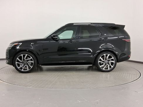 New 2025 Land Rover Discovery Dynamic SE image 2