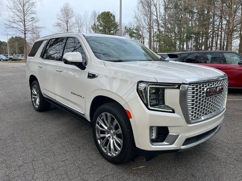 Used 2024 GMC Yukon Denali w/ Advanced Technology Package image 3